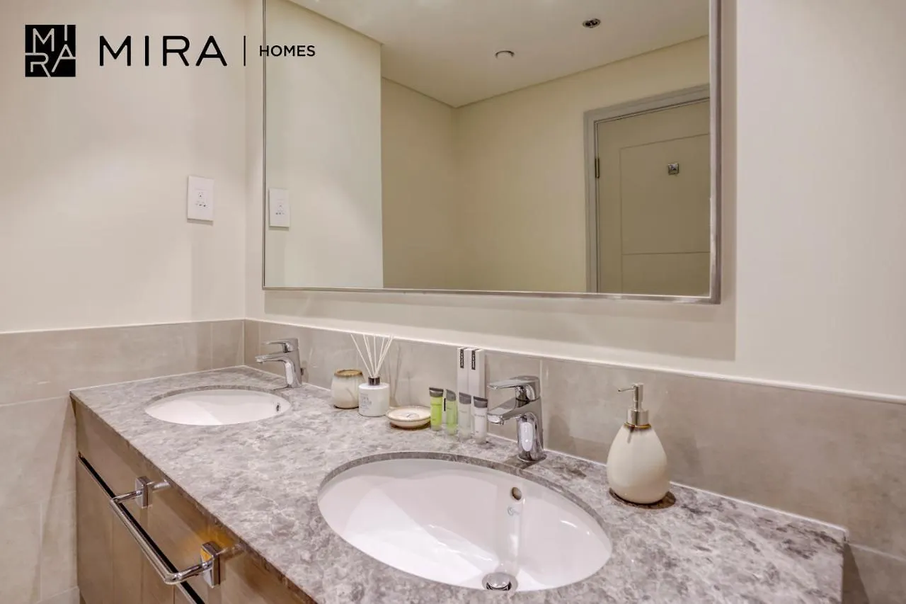 Mira Holiday Homes - Newly 1 Bedroom Plus Room With Sofa-Bed Near Dubai Mall Apartment
