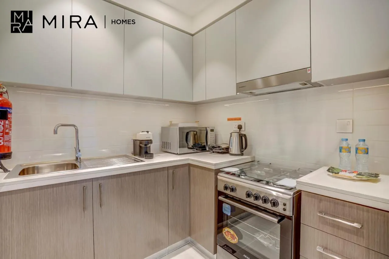 Mira Holiday Homes - Newly 1 Bedroom Plus Room With Sofa-Bed Near Dubai Mall